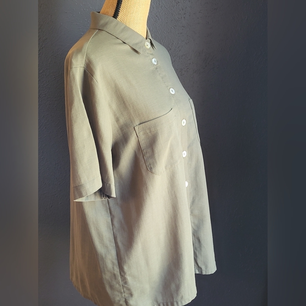 Geiger Collections Army Green Linen Short Sleeve Linen Blouse Size 42 (Size 12) - Picture 2 of 9